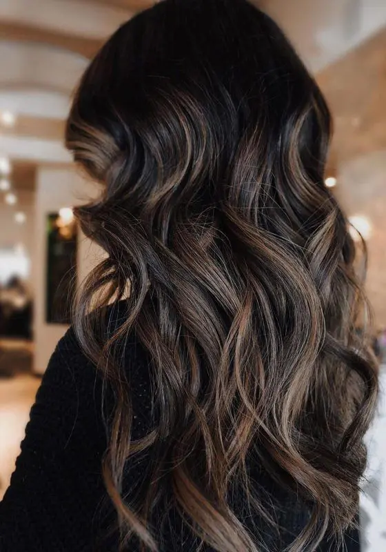 mechas pelo castaño